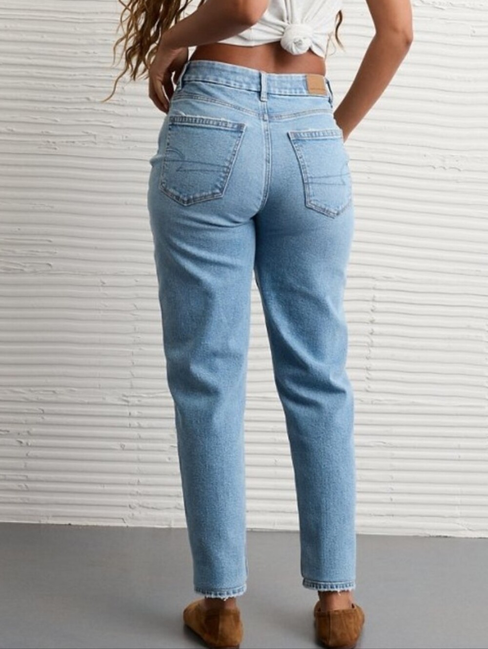 AE Strigid Curvy Mom Jeans